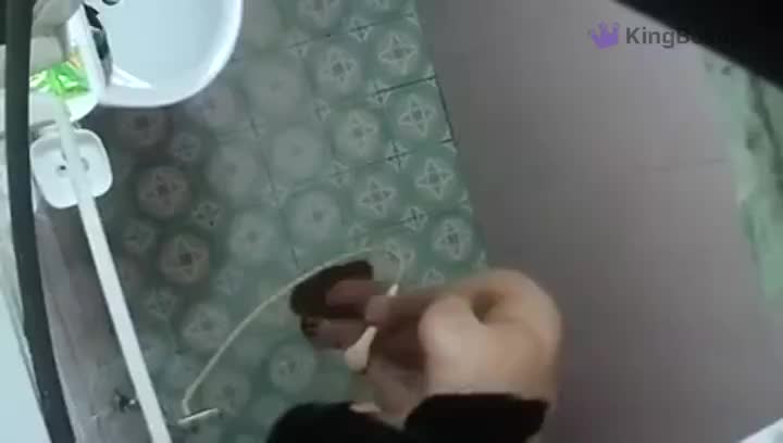 Intip Anak Kos Lagi Mandi