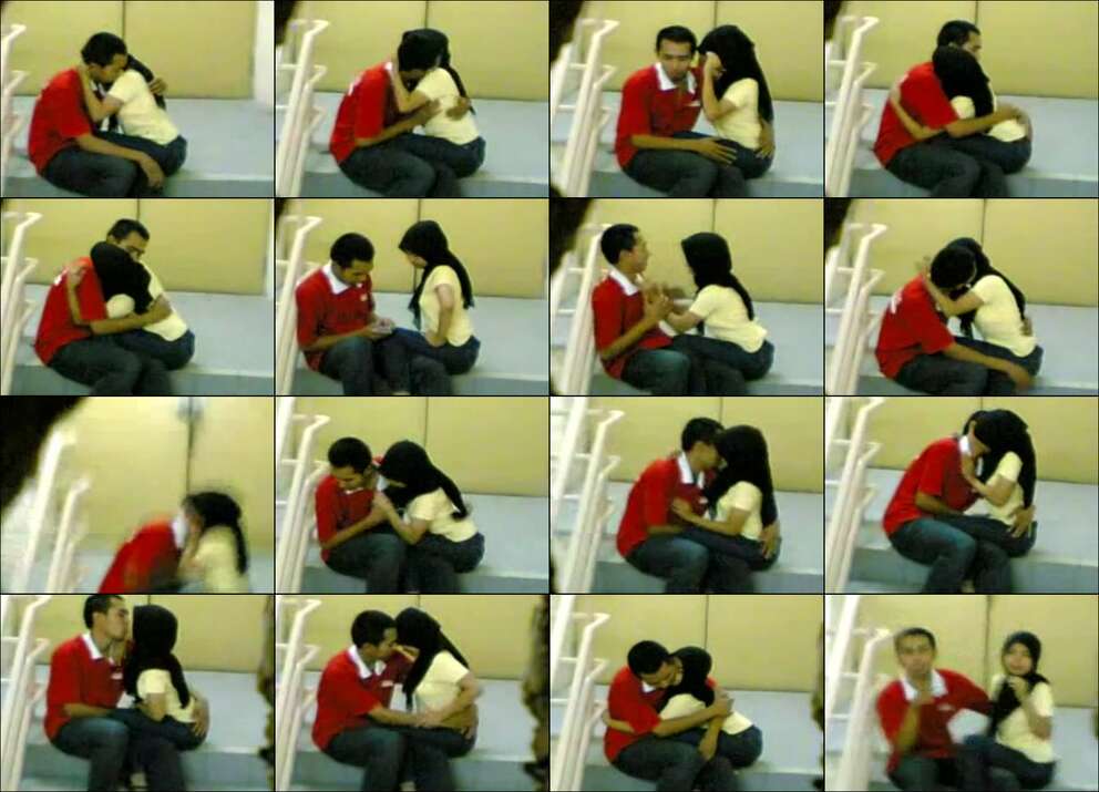Mahasiswi Mesum di Tangga Kampus