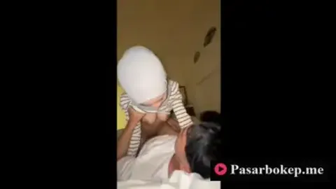 Hijab Indo Tobrut di Hotel Bareng Pacar