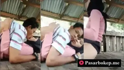 Indo ABG Hijab Viral Pacaran Ngewe Di Gubuk Sepi