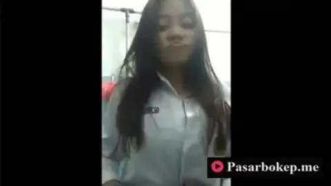 INDO GADIS SMA NEGERI 1 KARANGANYAR BUGIL DI DALAM KAMAR MANDI
