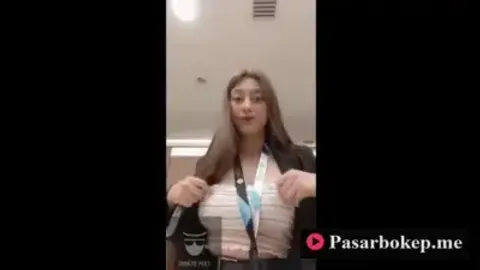 Indo Jolina Suarez Pamer Tobrut di toilet kantor Pas Lagi Kerja