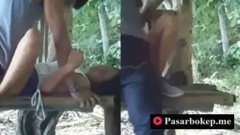 Indo Ngentot Sama Bapak Tiri Sange di Pos Ronda