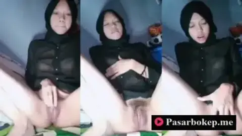 Indo Nina Ashanti Jilbab Hitam Colmek Basah sampe Kasur