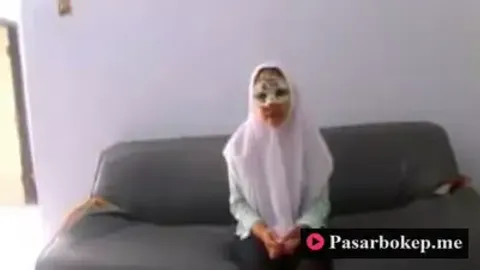Indo Ini Dia Seorang Gadis SMA Berjilbab Yang Suka Ngewek