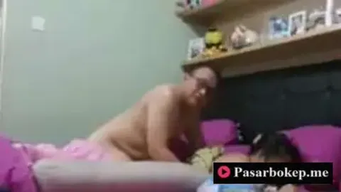 Indo Video Om Ngentot Sama Ponakan Di Kamar