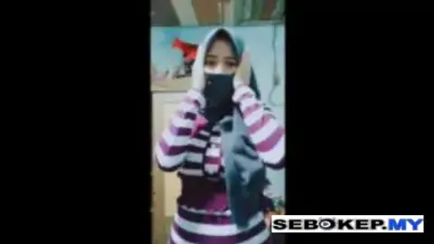 Indo Cewe Jilbab Buka Bukaan Hingga Colmek