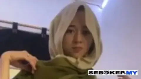 Indo Cewek Hijab Cantik Live Ngentot Sama Pacarnya