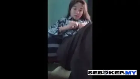 Indo Cewek SMA Masih Pakai Baju Batik Sekolah