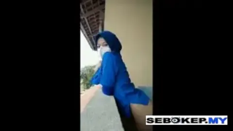 Indo Mbak Kasir Indomaret Pamer Memek di Balkon