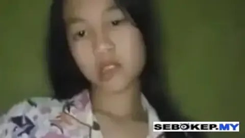 Indo Naurah SMA Memek Tembem Lagi Sange